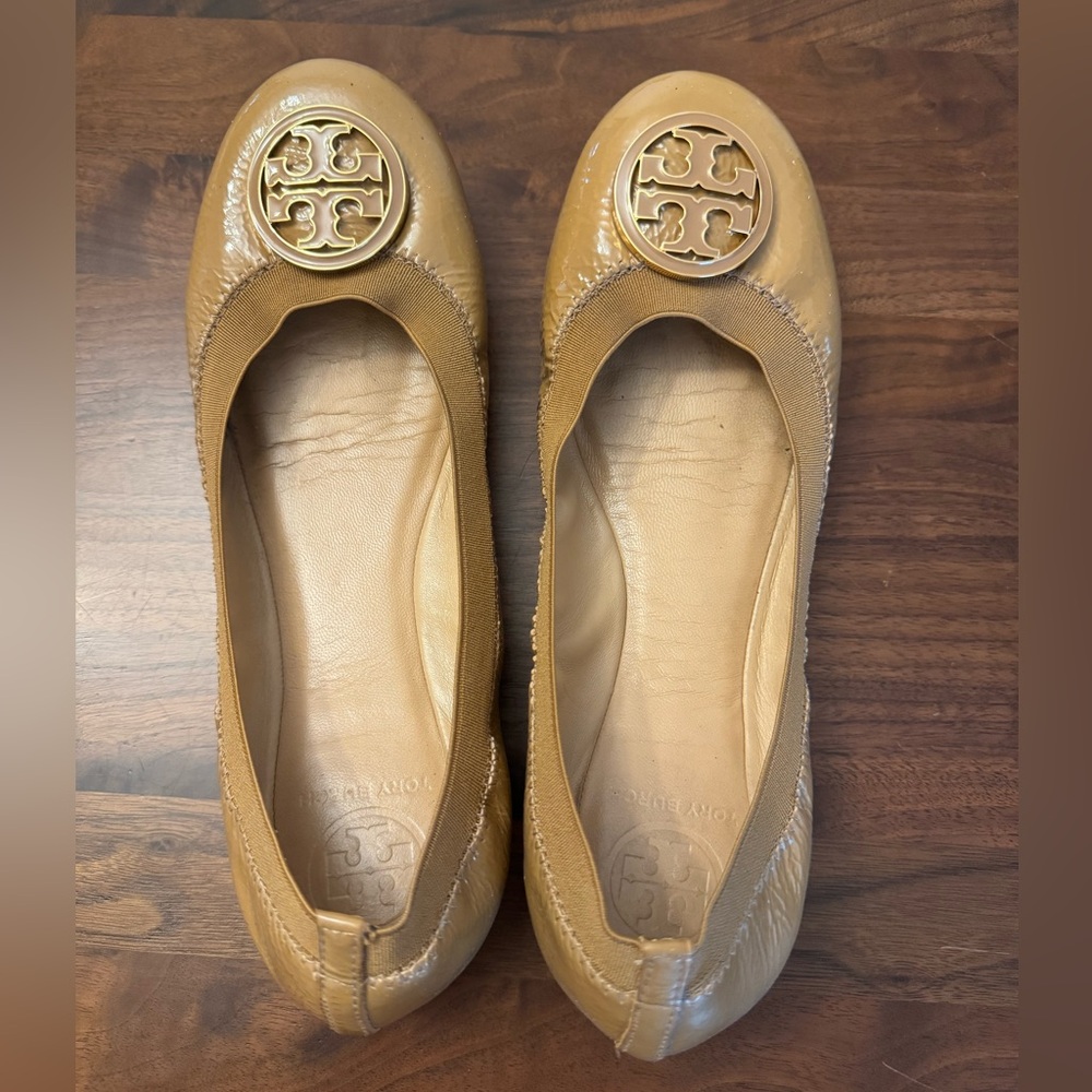 Tory Burch Caroline Flats - Tan Beige Patent Leather